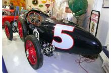 shop tour pictorial by "Pro Photo Photography", and Brian from San Jose